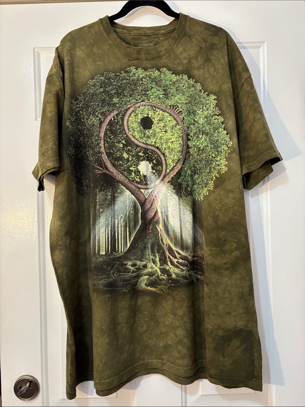 The Mountain brand T-shirt Size 2X